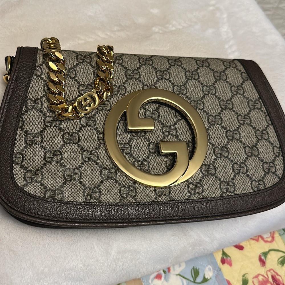 Gucci Brown and Gold Shoulder Bag with Monogram Pattern new without tags 🏷️ - Picture 4 of 15